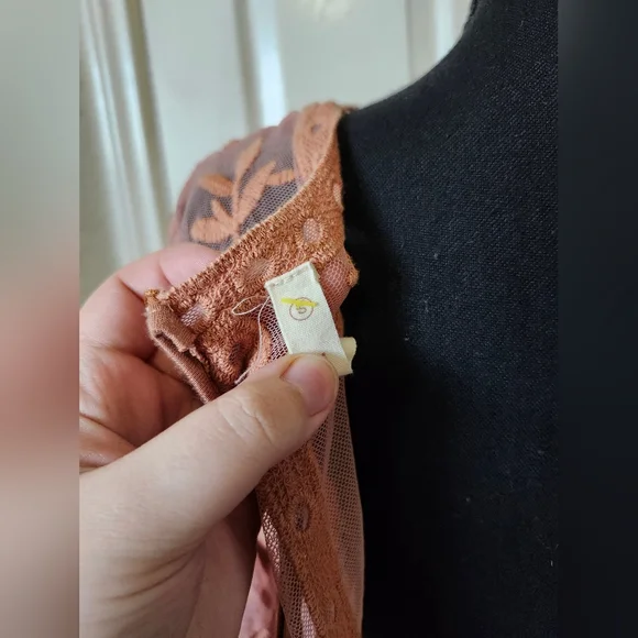 Wishlist Embriodered Mesh Lace V-Neck Mesh Dress in Blush Pink S - Picture 9 of 9